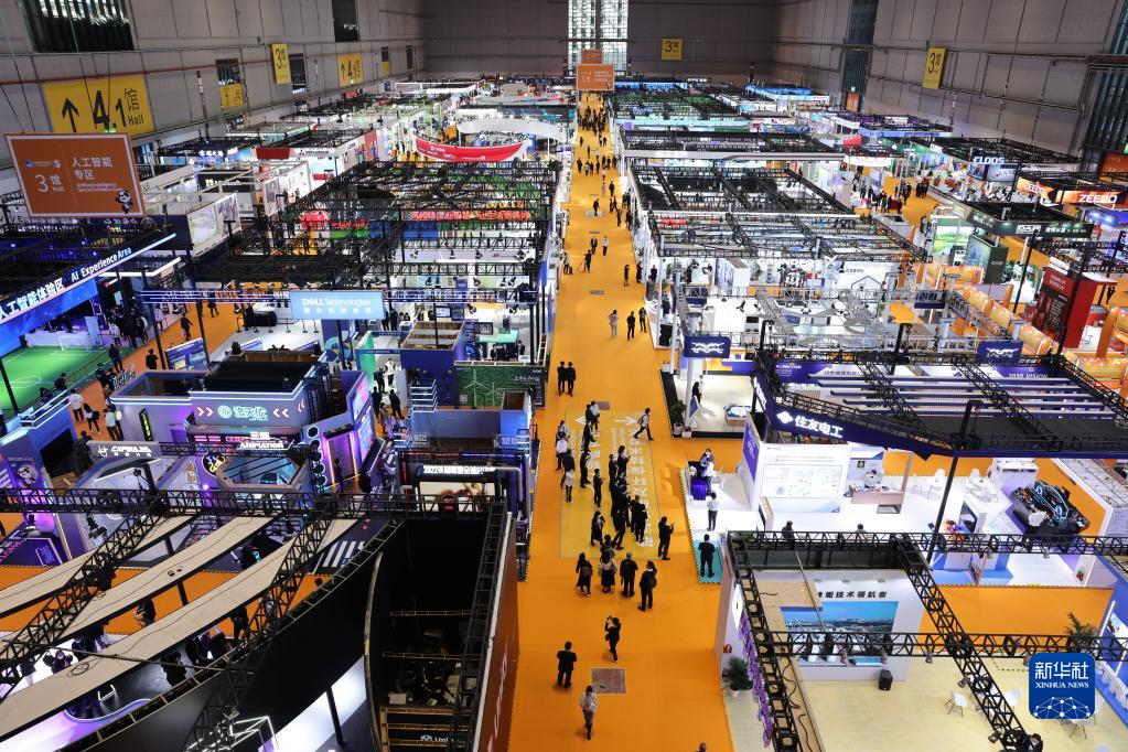 第五届中国国际进口博览会技术装备展区（2022年11月5日摄）。新华社记者 金立旺 摄